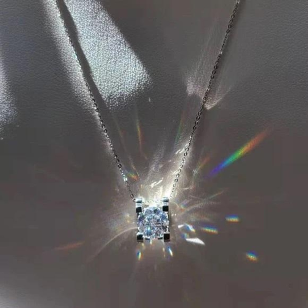 Solid 18k gold 3c moissanite necklace